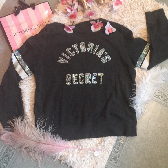 Victoria's Secret Tops - 💕Victoria Secret’s Hoodie Excellent Condition